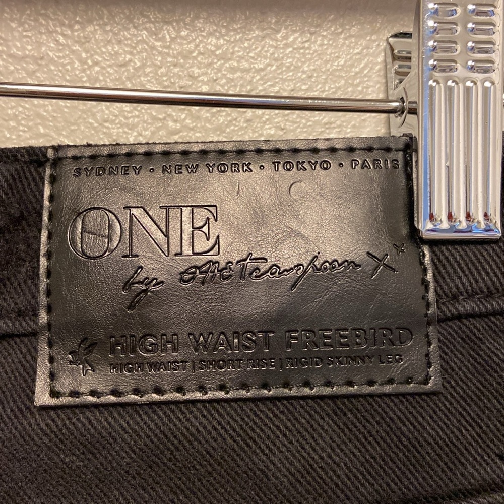 One Teaspoon NWT Black Oak Firebirds Distressed Raw Edge Cropped Jeans 3112 - Picture 8 of 15